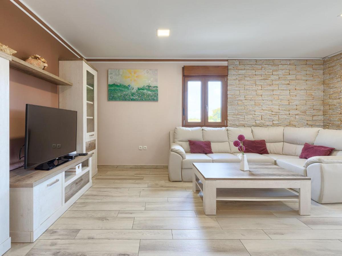 Holiday Home Villa Aniva Žminj Dış mekan fotoğraf